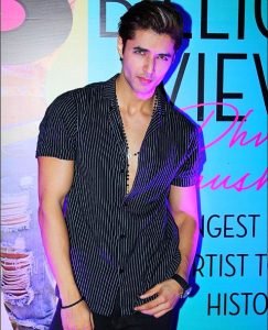 Siddharth Gupta Biography, Wiki, Age, Family, Song, Film, Image, Net ...