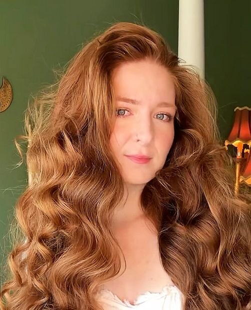 Molly Katherine (@scarlett.o.hair) Age, Lifestyle, Career