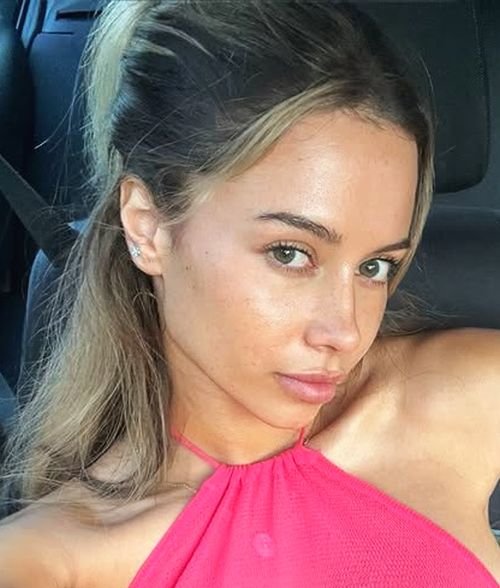 Bella Hill @bellahi99 Age, Dating, Lifestyle & Career