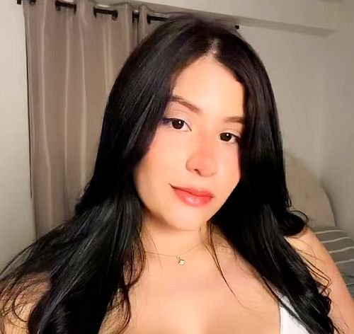 Carolina Gonzalez @laura_cookie02 Age, Dating, Lifestyle & Career